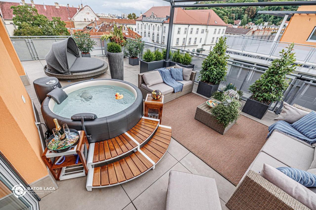 Buekk Penthouse, Panorama Jacuzzival Apartment Miskolc Luaran gambar