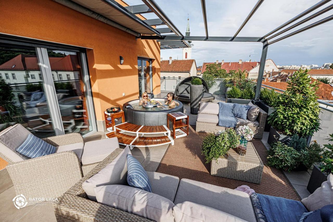 Buekk Penthouse, Panorama Jacuzzival Apartment Miskolc Luaran gambar